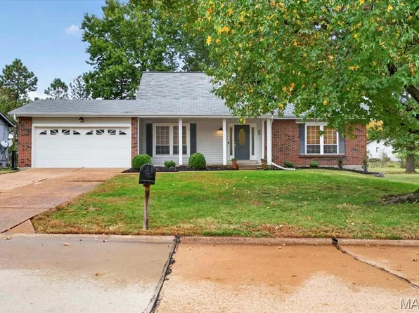 309 Croydon Ln, Ballwin, MO 63021