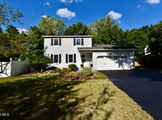 4 Putnam Ln, Clifton Park, NY 12065