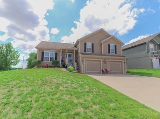 8511 NE 97th St, Kansas City, MO 64157