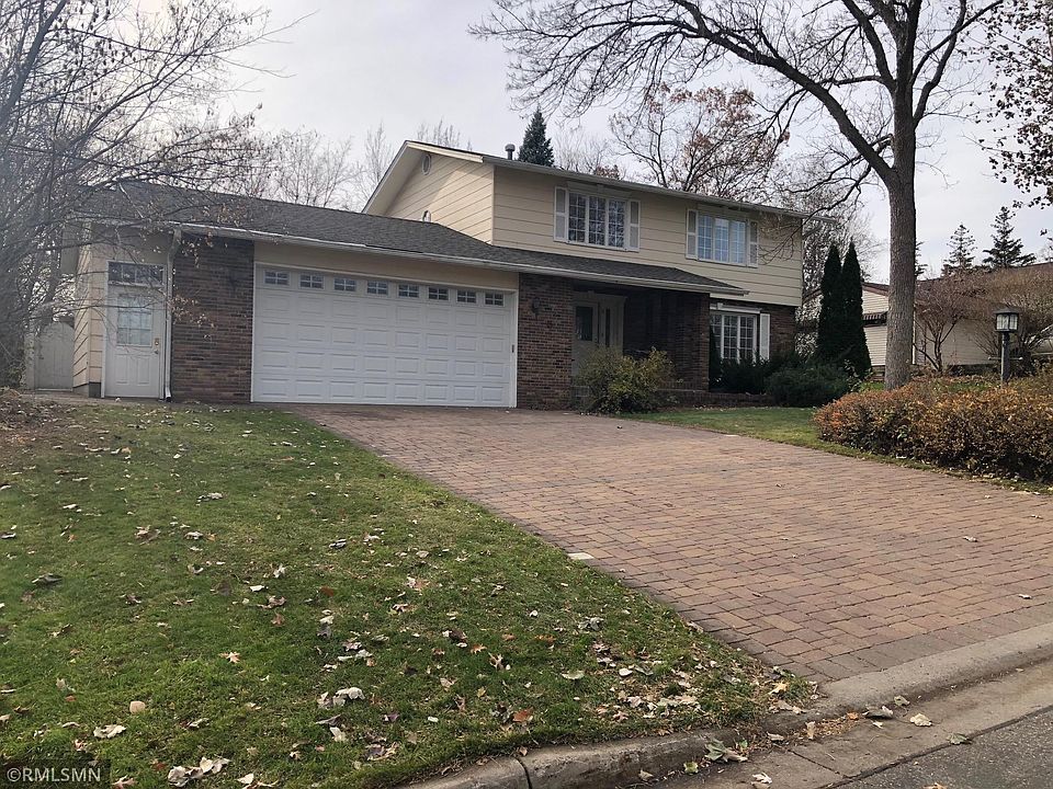 1st image of 5 Knoll Ln