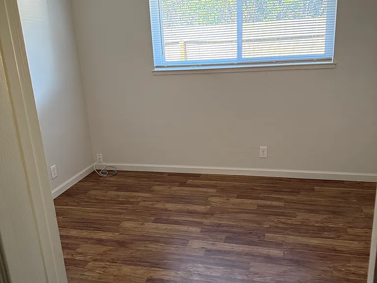 Mayette Apartments — Photo 7