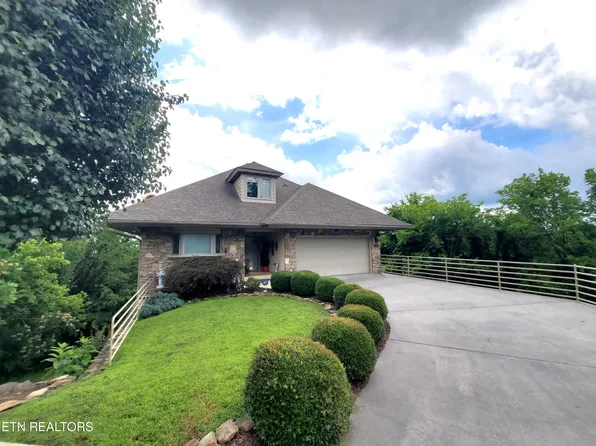 389 Maggie Mack Ln, Sevierville, TN 37862