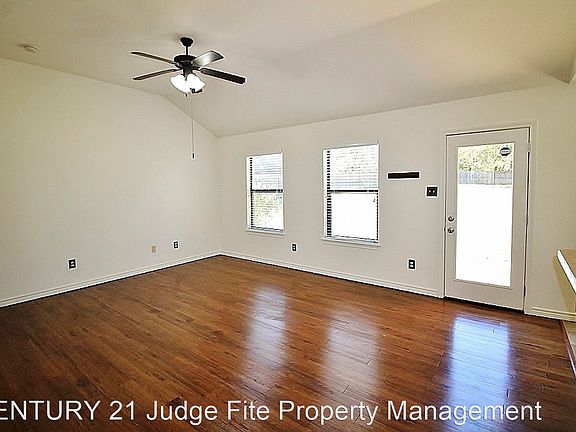 2nd image of 730 S 1st Ave