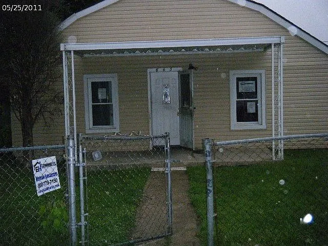 643 Manhattan Ave photo 1