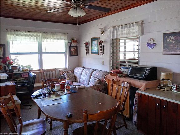 3rd image of 4815 Queen Palm Dr