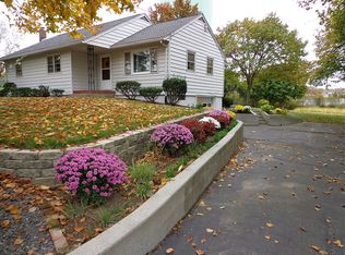 4 Ravish Rd, Hudson, NY 12534