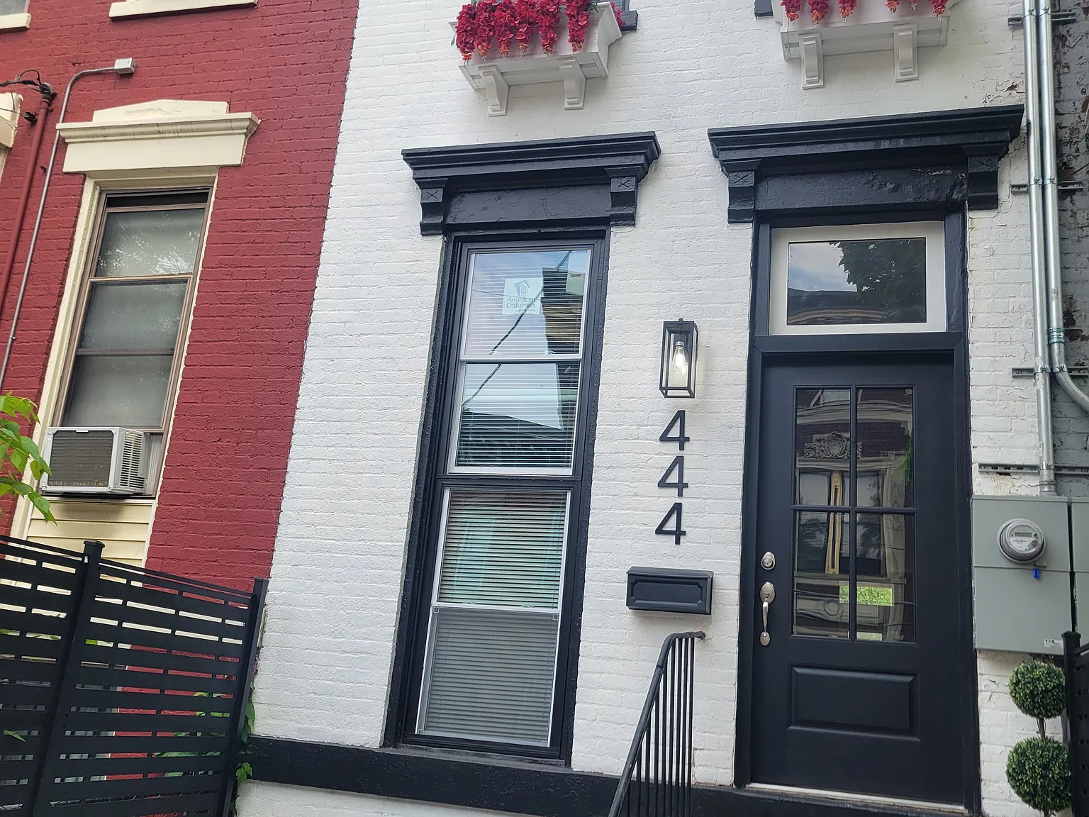 2 bed, 1.5 bath, 1440 sqft, $2,000 — Photo 2