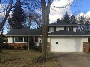 6313 Aldenham Dr, Mayfield Heights, OH 44124