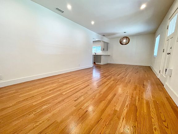 2nd image of 2908 Glenhurst Ave