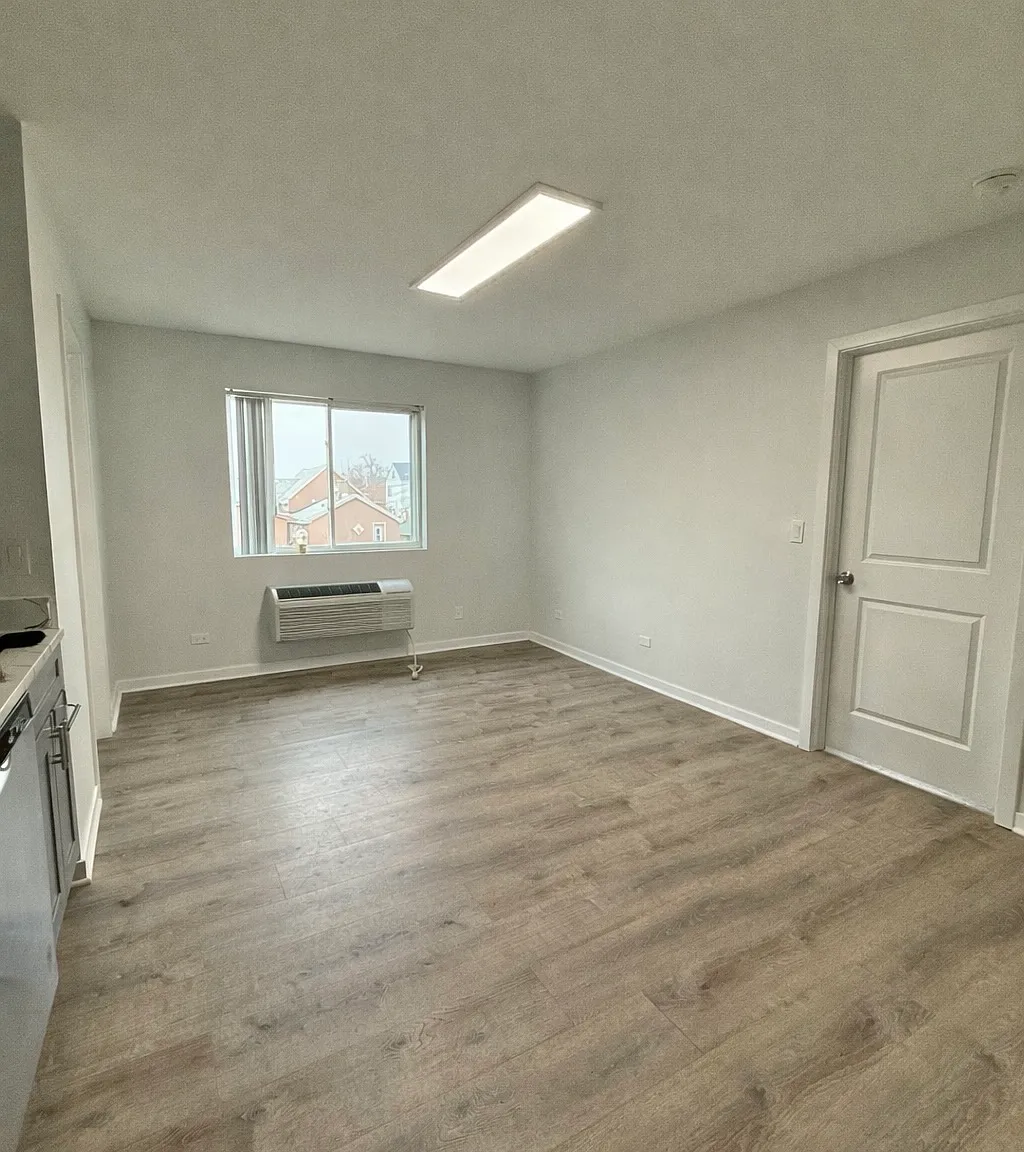1 bed, 480 sqft, $1,300 — Photo 2