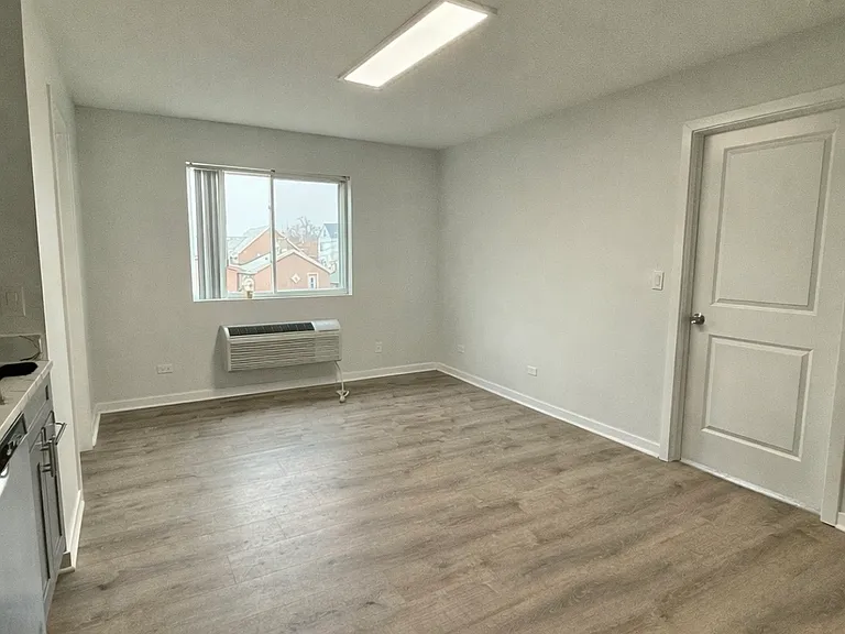 5366 S Laramie Ave #105 — Photo 8
