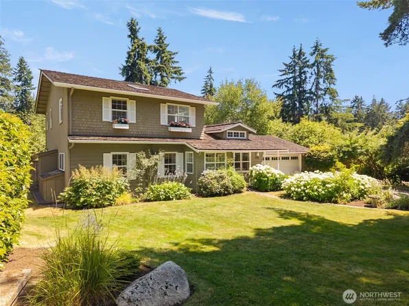 5356 Ruby Place NE, Bainbridge Island, WA 98110