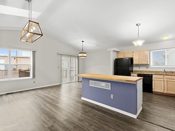 3rd image of 1714 Summergate Estates Dr