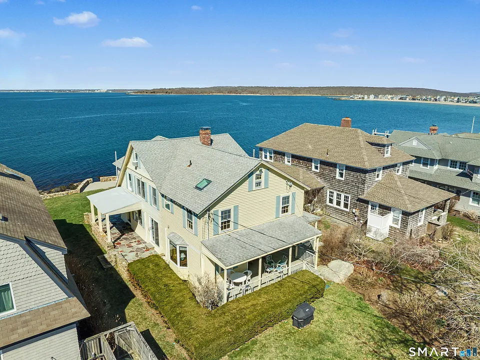 217 W Shore Ave