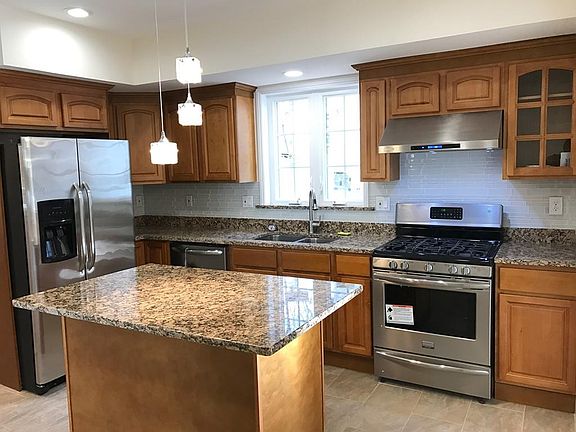 2nd image of 13 Melville Ave #2