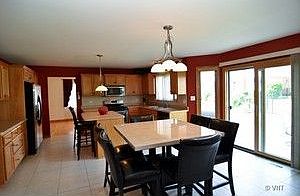 5th image of 912 Berkshire Dr