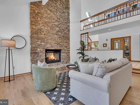 3rd image of 1815 Millridge Ct
