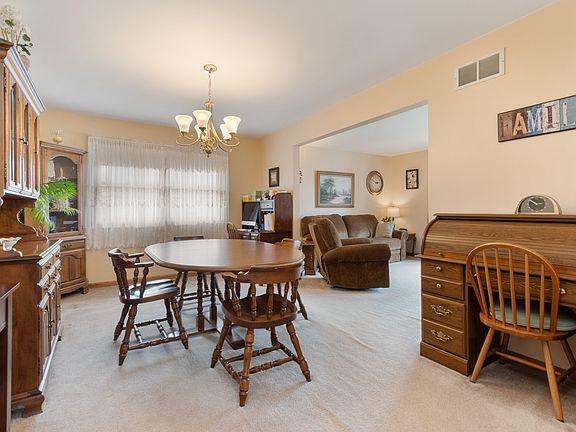 5th image of 7613 Claremont Dr