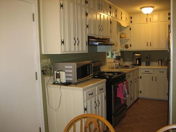 5th image of 1359 Spruce Dr SE