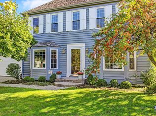 245 Pilgrims Path, Gurnee, IL 60031