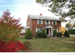 132 Ballfall Rd, Middletown, CT 06457