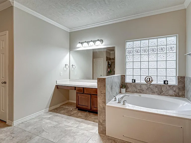 14418 Basalt Ln — Photo 23