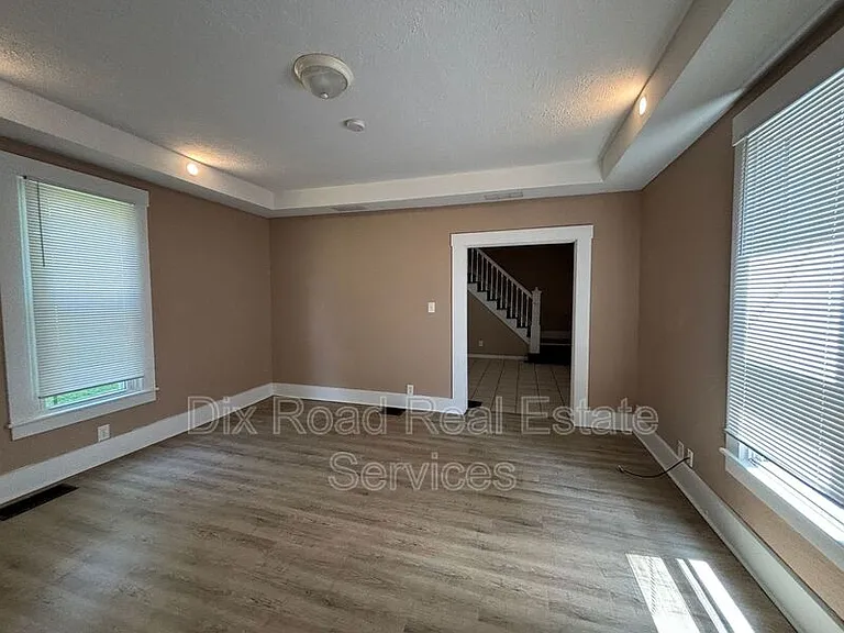 8 S River St — Photo 7