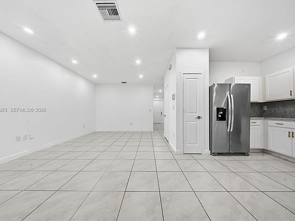 4th image of 1762 SE 9th Ave
