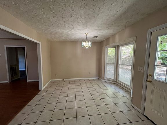4th image of 292 Lee Road 504
