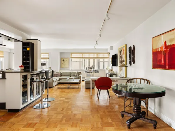 1175 York Avenue image 1 of 13