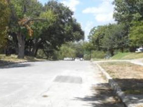 3rd image of 101 Wildrose Ave