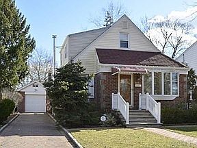 1st image of 103 Maple Dr W