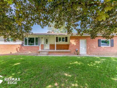 2155 Briar Ln, Burton, MI, 48509