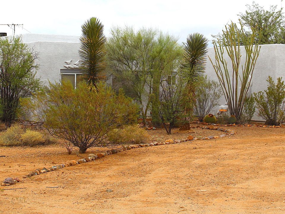 1st image of 3031 E Cardenas Dr