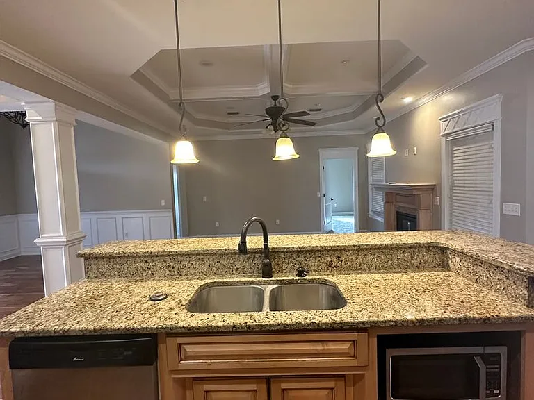 115 Hayley Dr — Photo 8