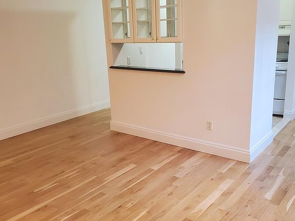 4th image of 5 W Main St #901