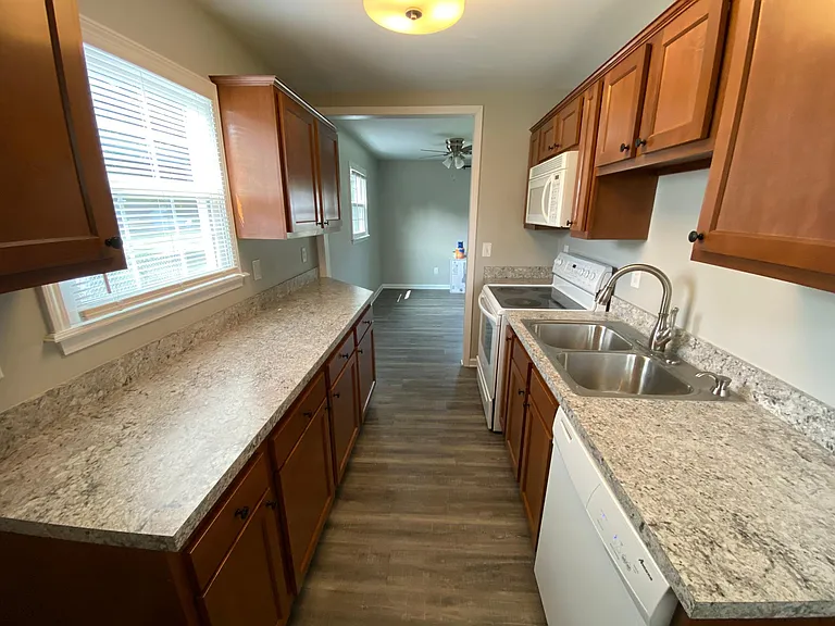 219 Eldorado Ave — Photo 8