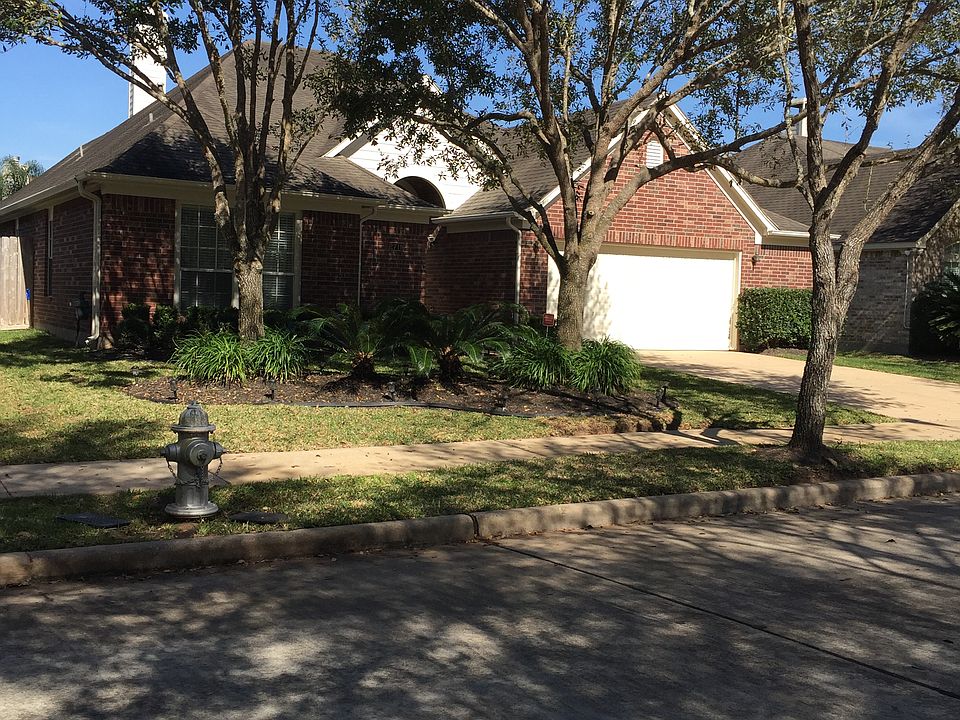 2719 Five Oaks Dr.