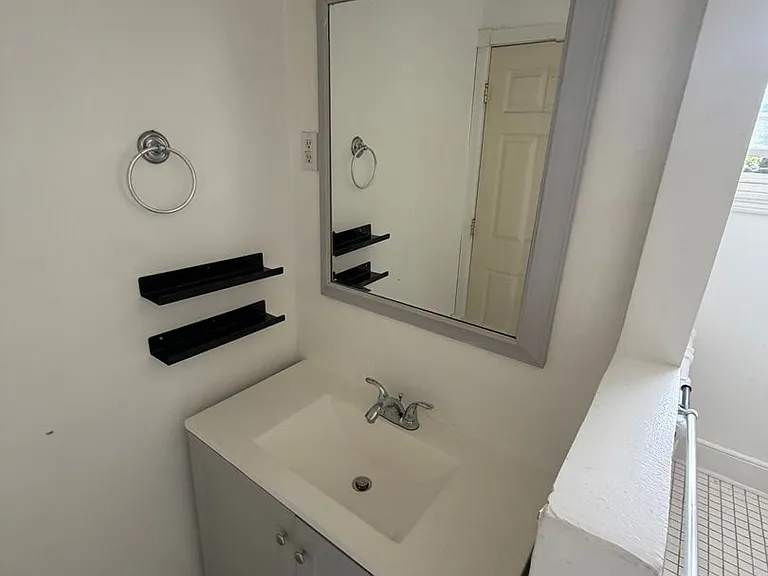 644 Madison Avenue — Photo 15