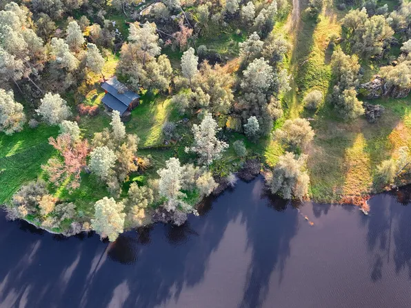 3 Blackhawk Dr, Coarsegold, CA 93614