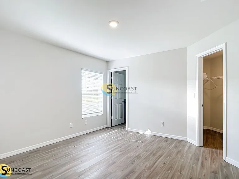 11266 Pendleton Ave — Photo 15