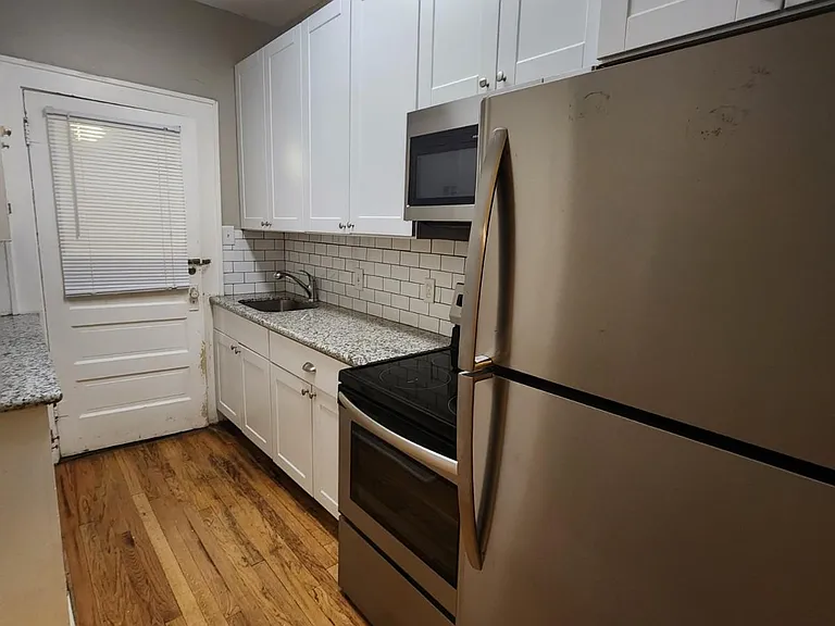 807 W Franklin St #807 — Photo 10