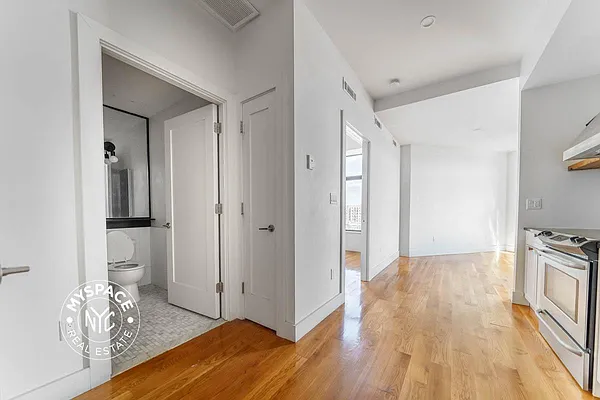 Rented by MySpaceNYC | media 26