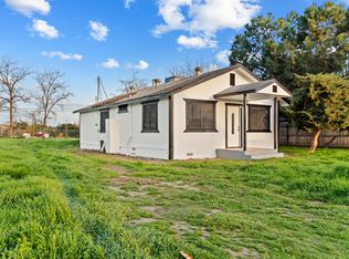 246 N Dwight Ave, Farmersville, CA 93223