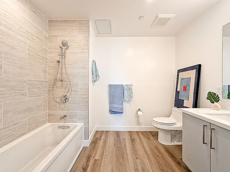 The ONE — Photo 25