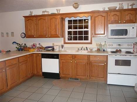 3rd image of 61294 Kent Ln