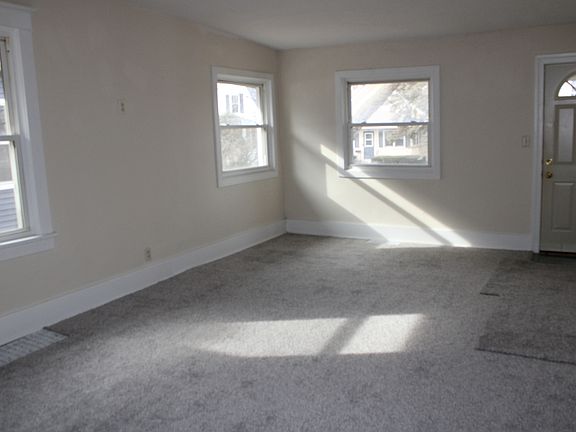 2nd image of 2709 Iowa St