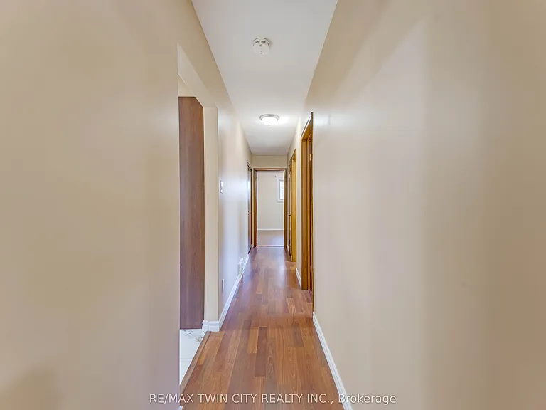 402 Lakeview Dr — Photo 12