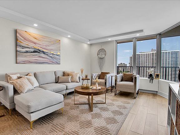 5th image of 4170 N Marine Dr APT 19M