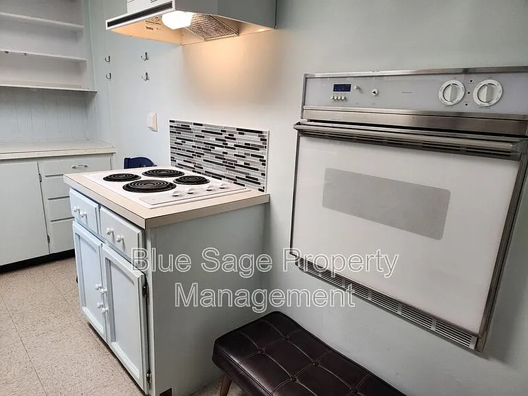 500 S 3rd Pl — Photo 2
